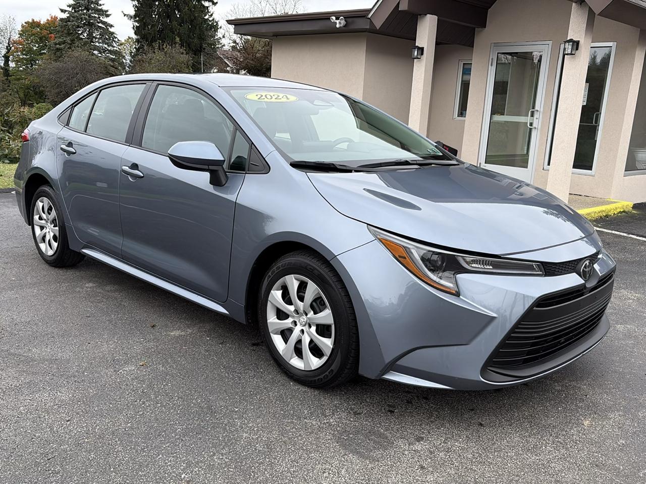 Toyota Corolla LE CVT (Natl) 2024