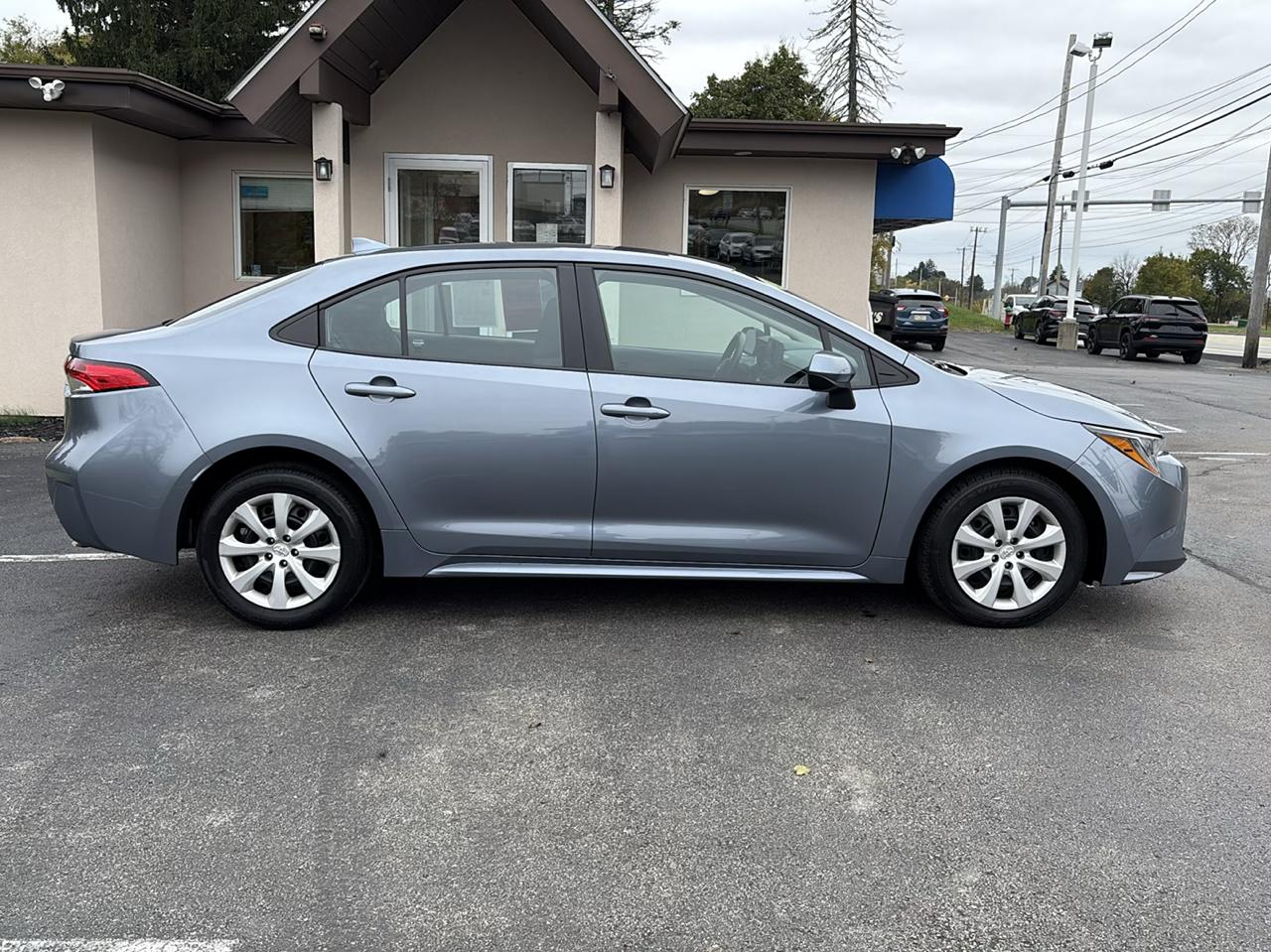 Toyota Corolla LE CVT (Natl) 2024