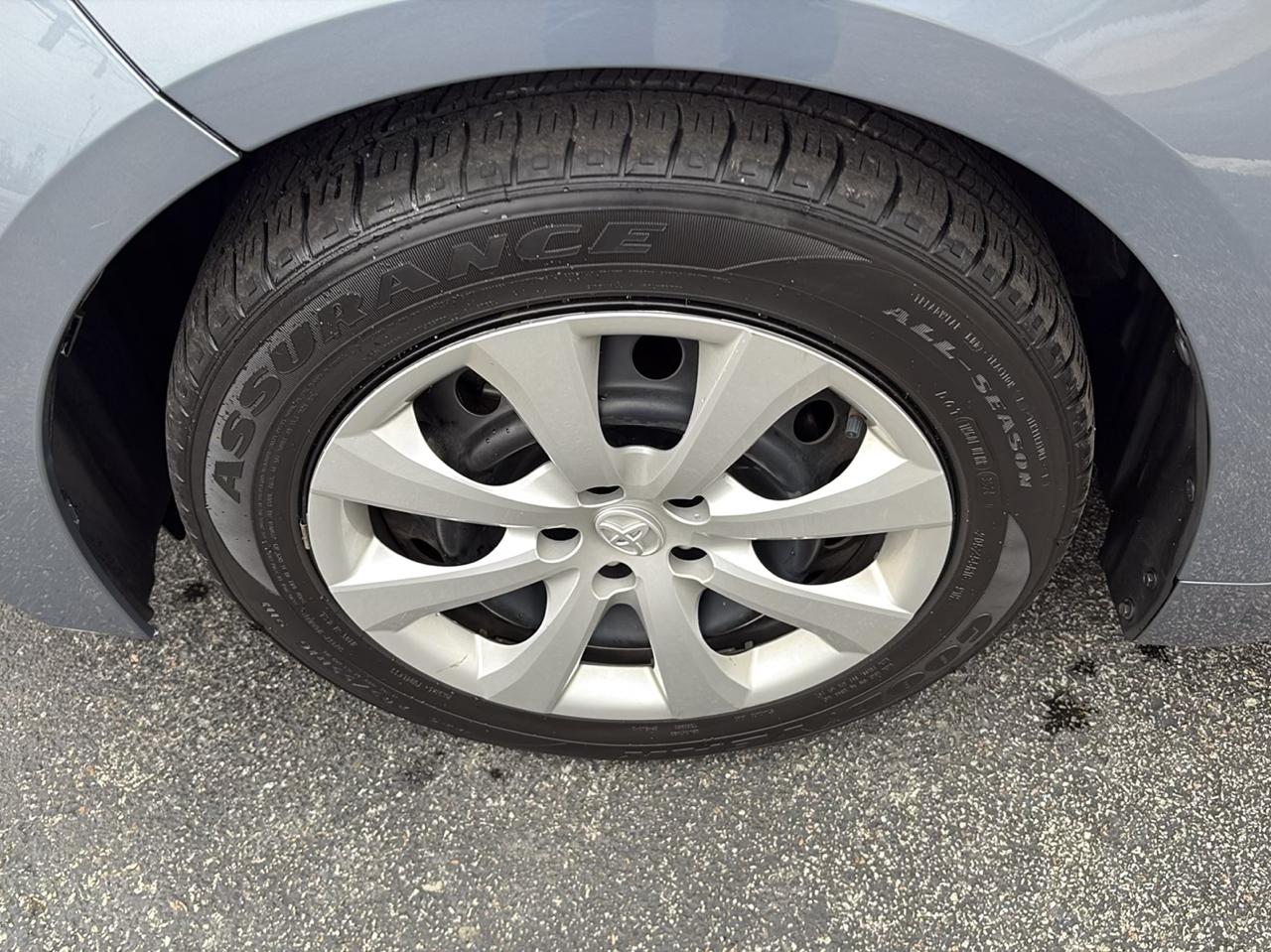 Toyota Corolla LE CVT (Natl) 2024