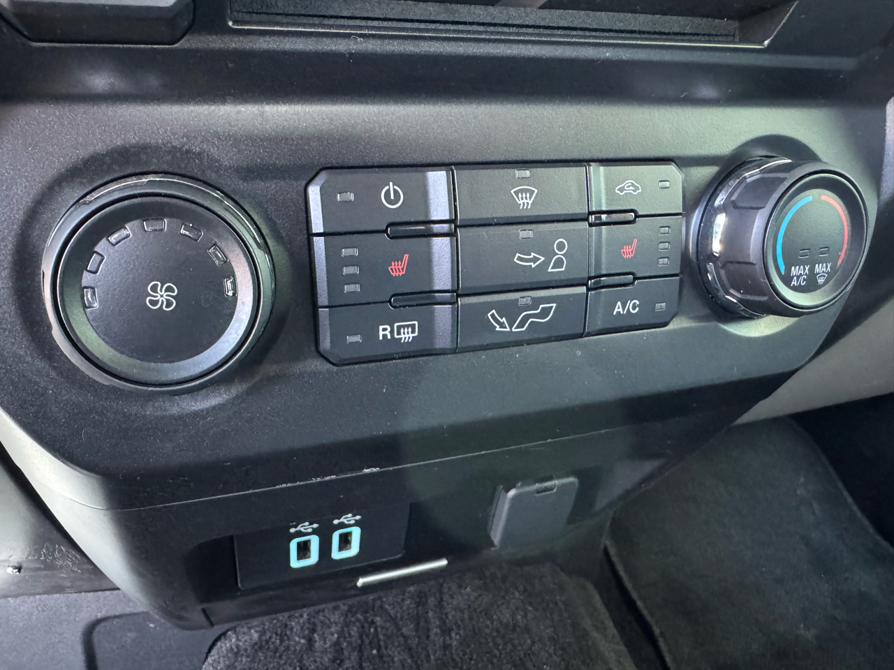 Ford F-150 4WD SuperCrew 145" XLT 2018