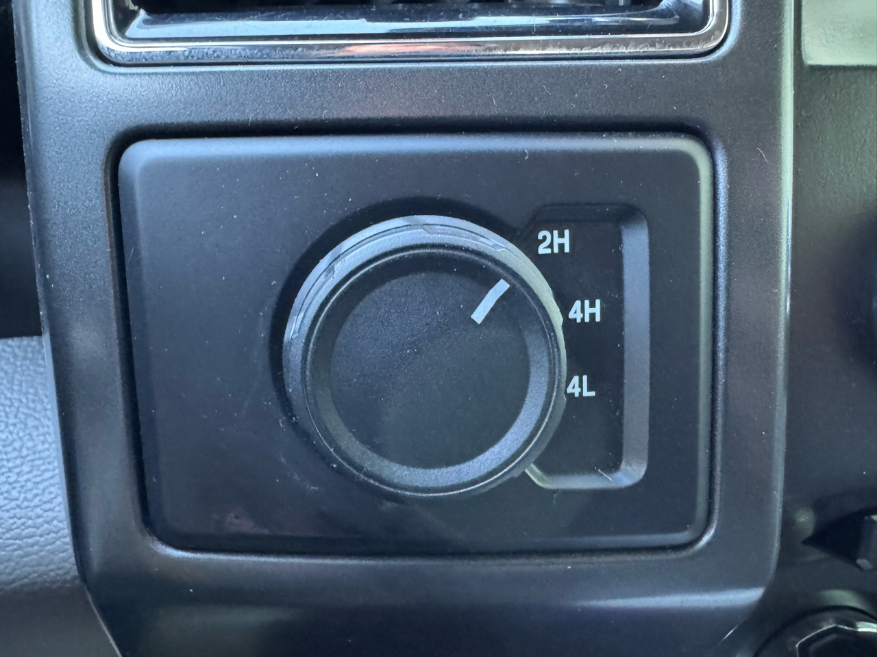 Ford F-150 4WD SuperCrew 145" XLT 2018