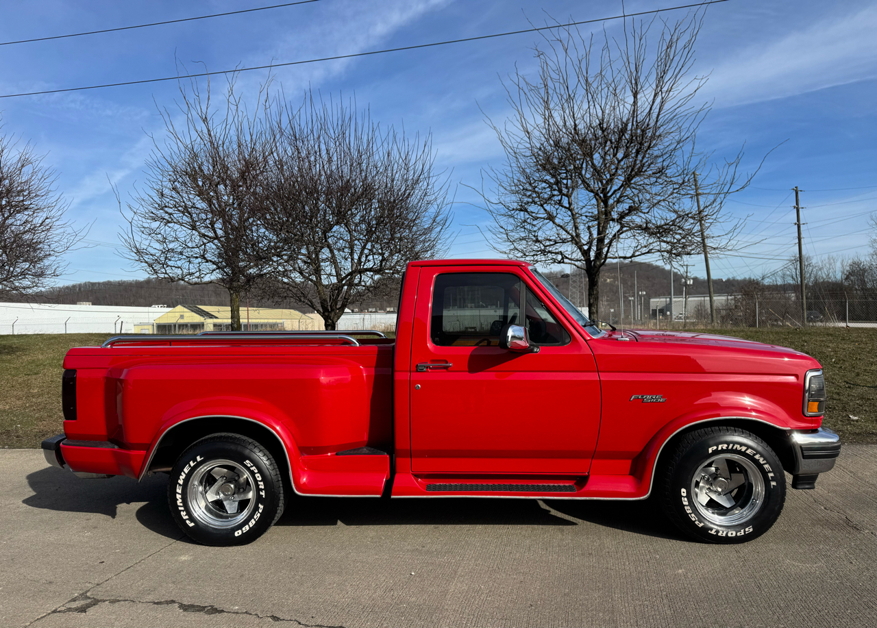 Ford F-150 2WD Reg Cab 122.5" XLT 1993