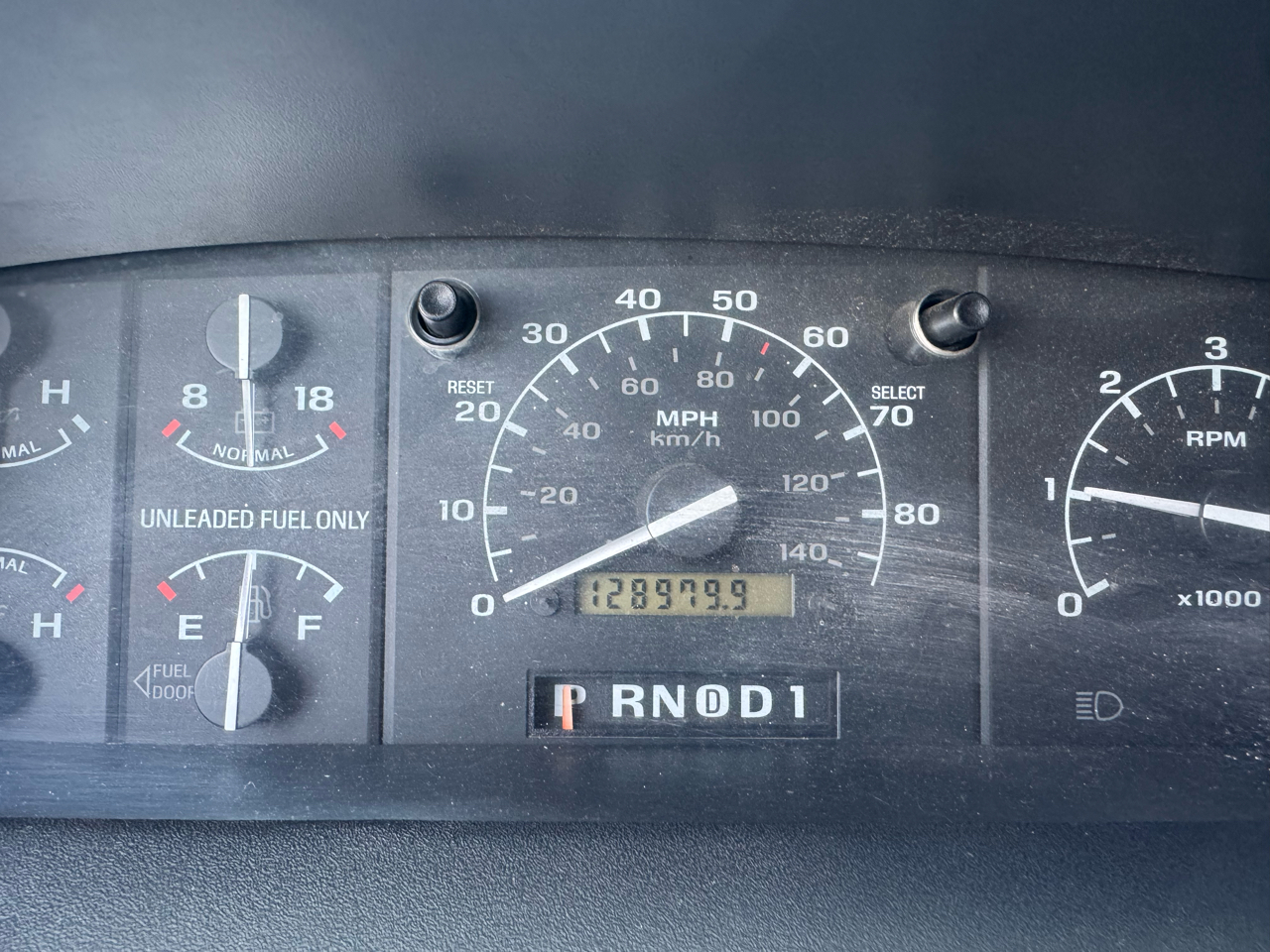 Ford F-150 2WD Reg Cab 122.5" XLT 1993