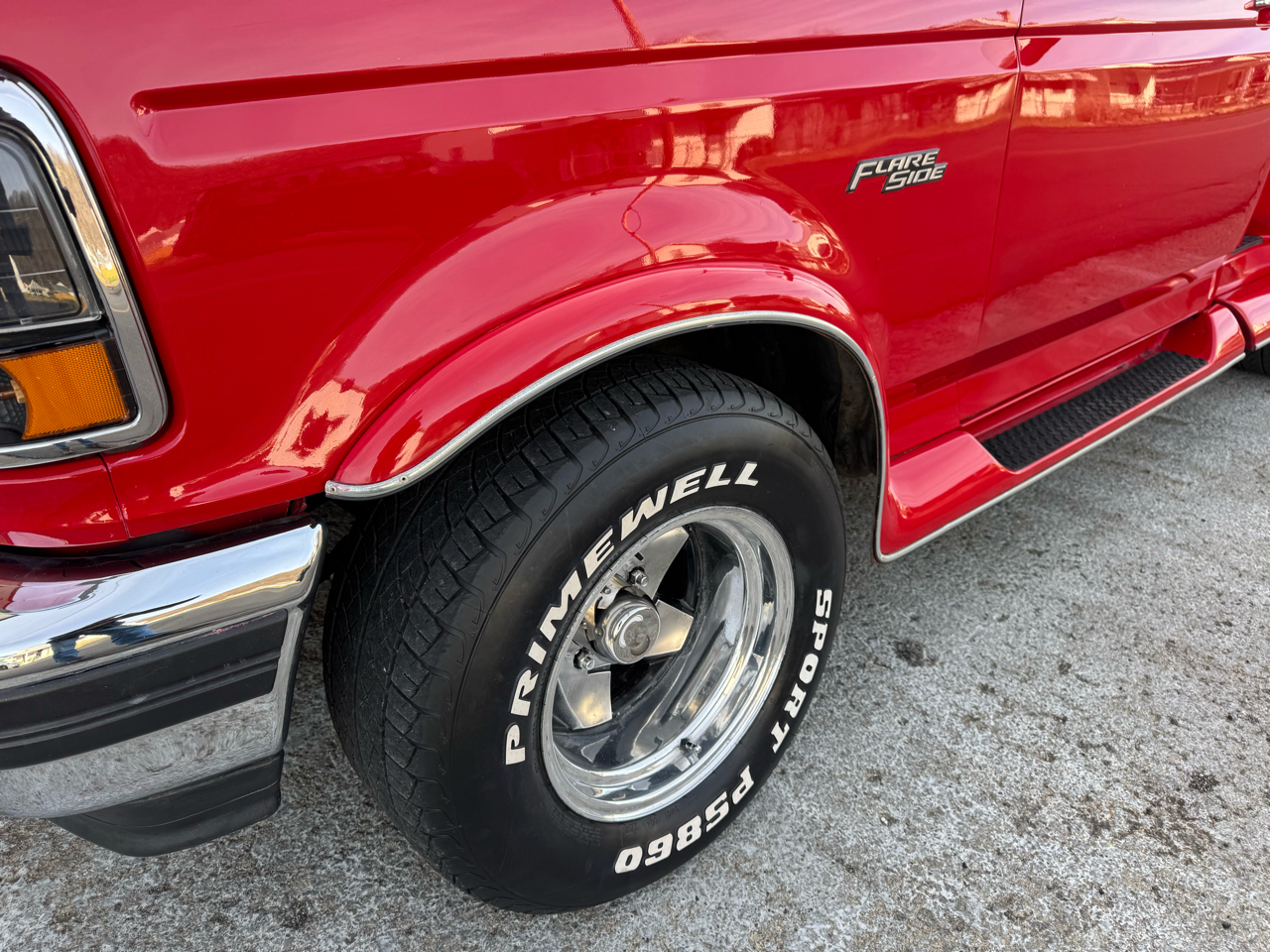 Ford F-150 2WD Reg Cab 122.5" XLT 1993