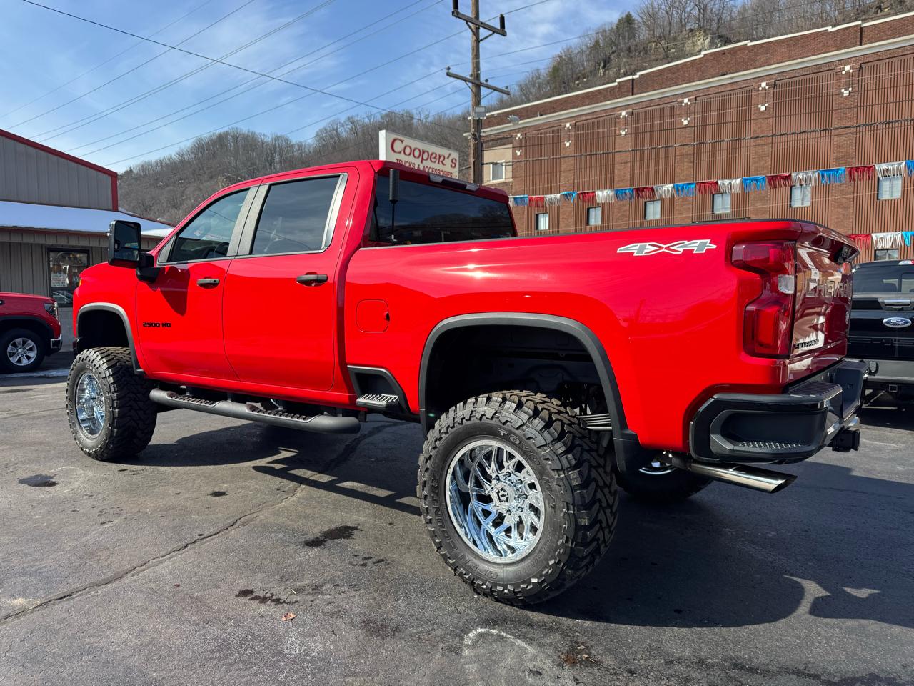 Chevrolet Silverado 2500HD 4WD Crew Cab 172" Custom 2021