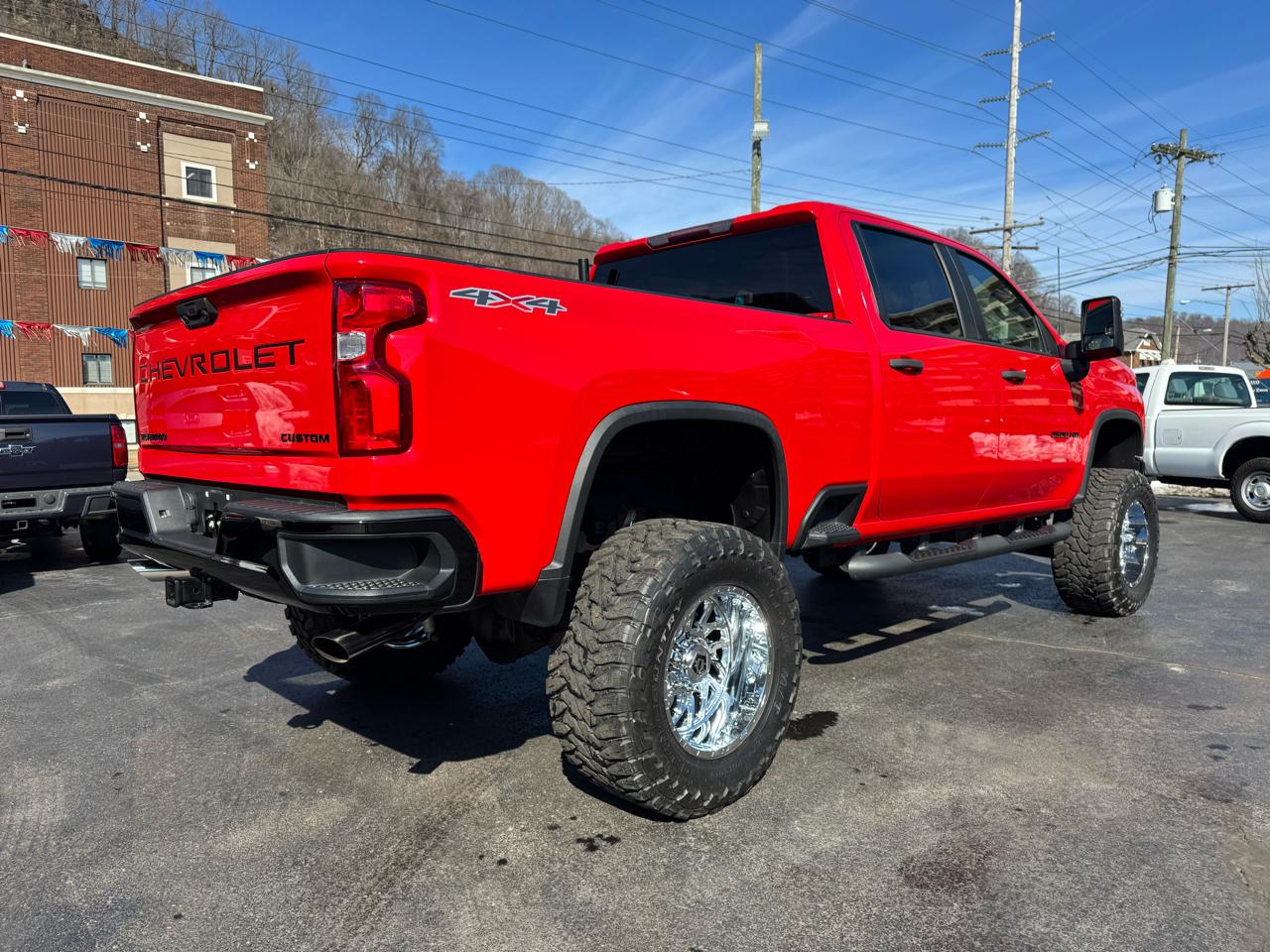 Chevrolet Silverado 2500HD 4WD Crew Cab 172" Custom 2021