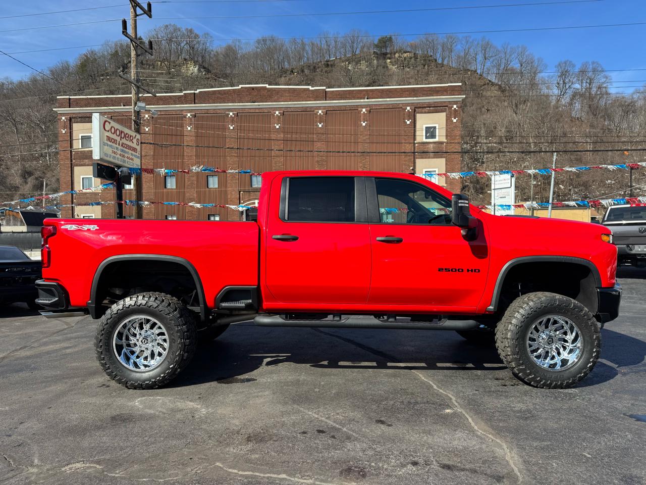 Chevrolet Silverado 2500HD 4WD Crew Cab 172" Custom 2021