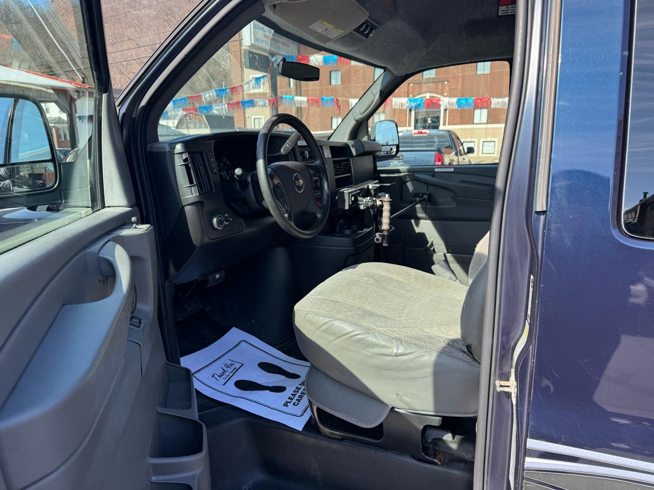 Chevrolet Express LT 3500 Extended 2012