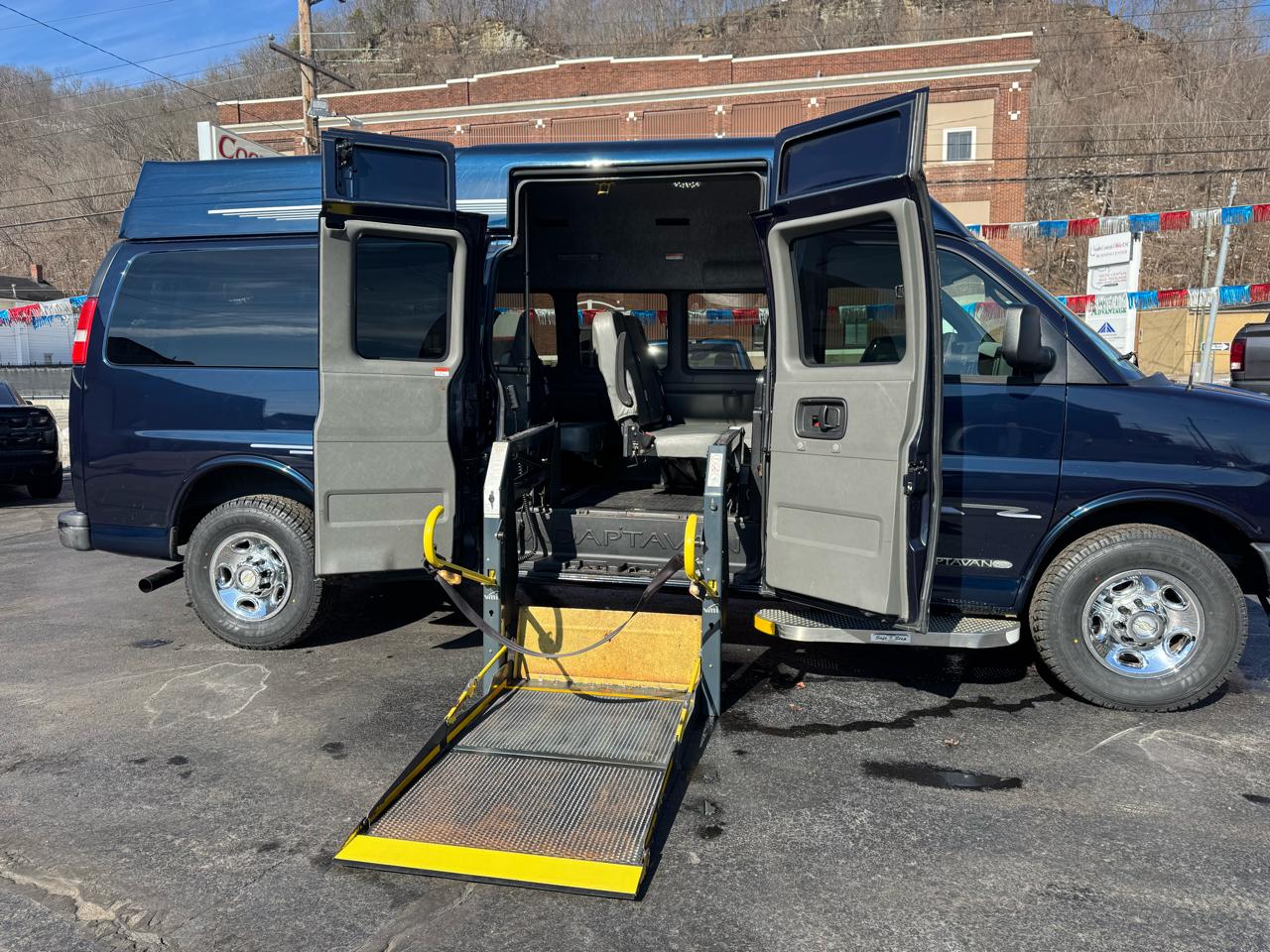 Chevrolet Express LT 3500 Extended 2012