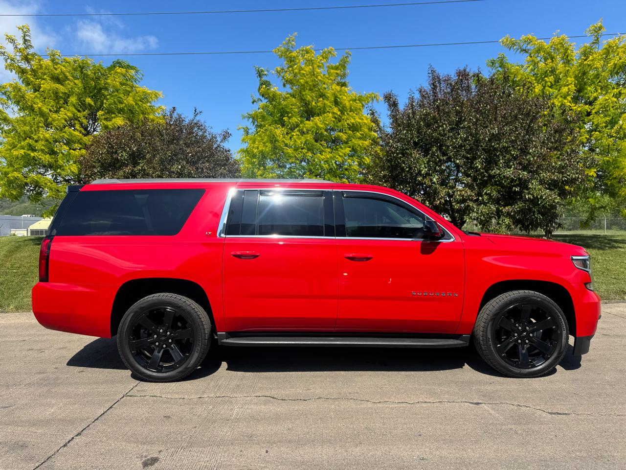 Chevrolet Suburban LT 4WD 2017