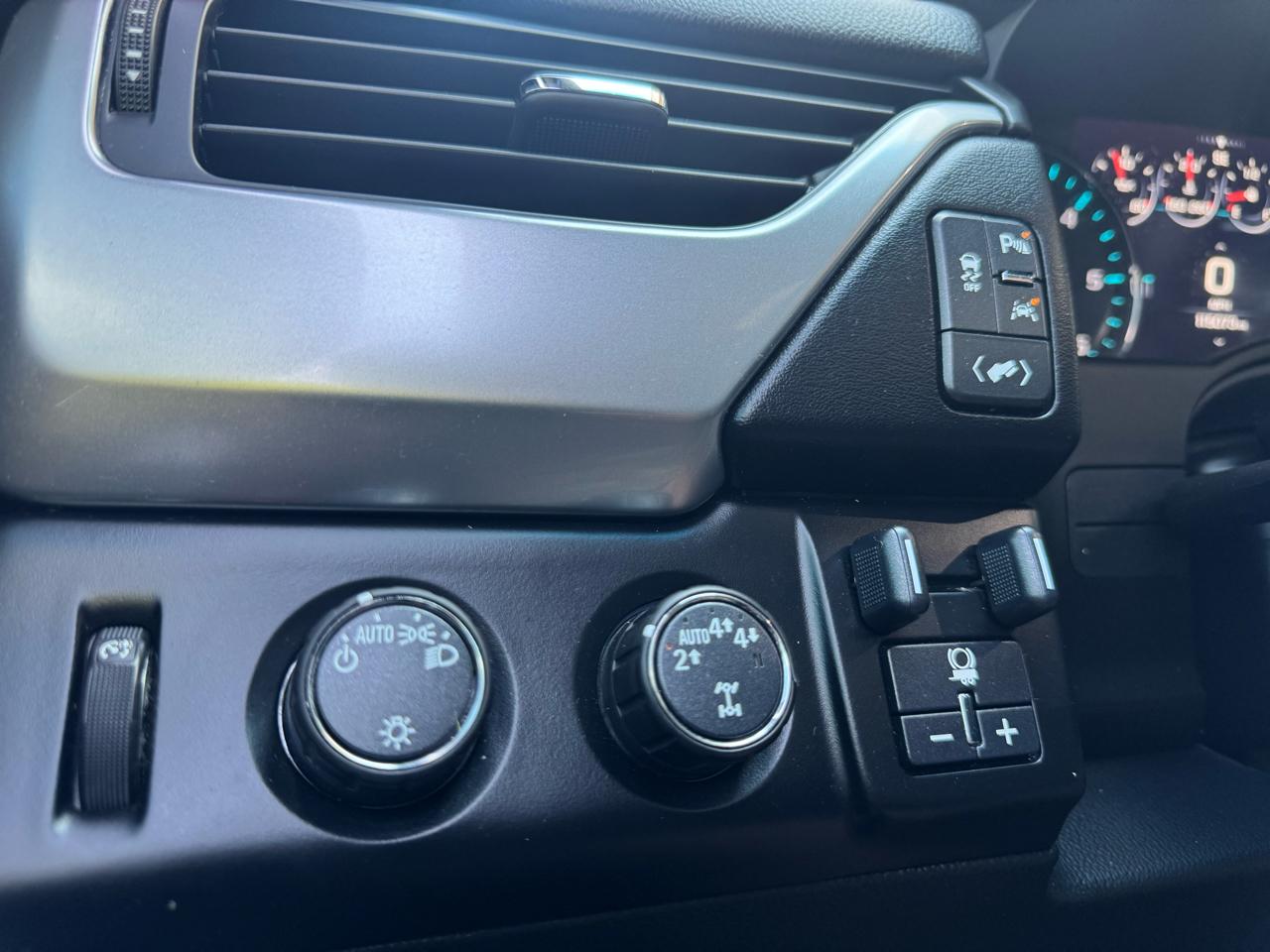 Chevrolet Suburban LT 4WD 2017