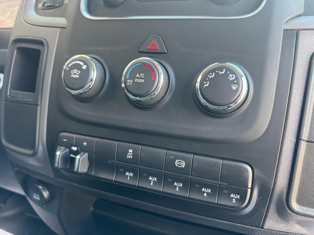 RAM 5500 Regular Cab SWB 4WD DRW 2018