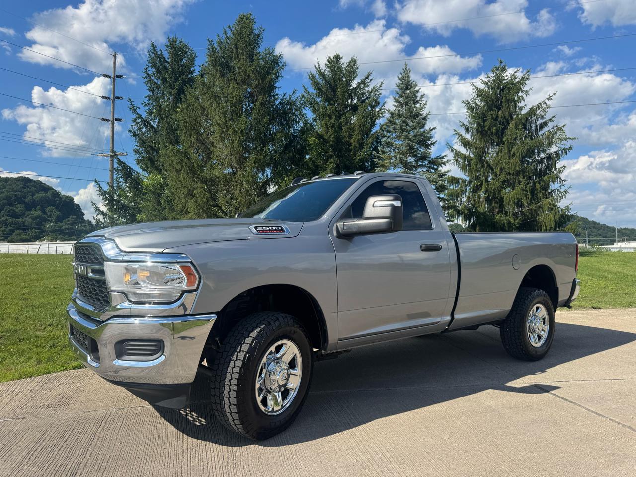 RAM 2500 Tradesman Regular Cab 4WD 2023