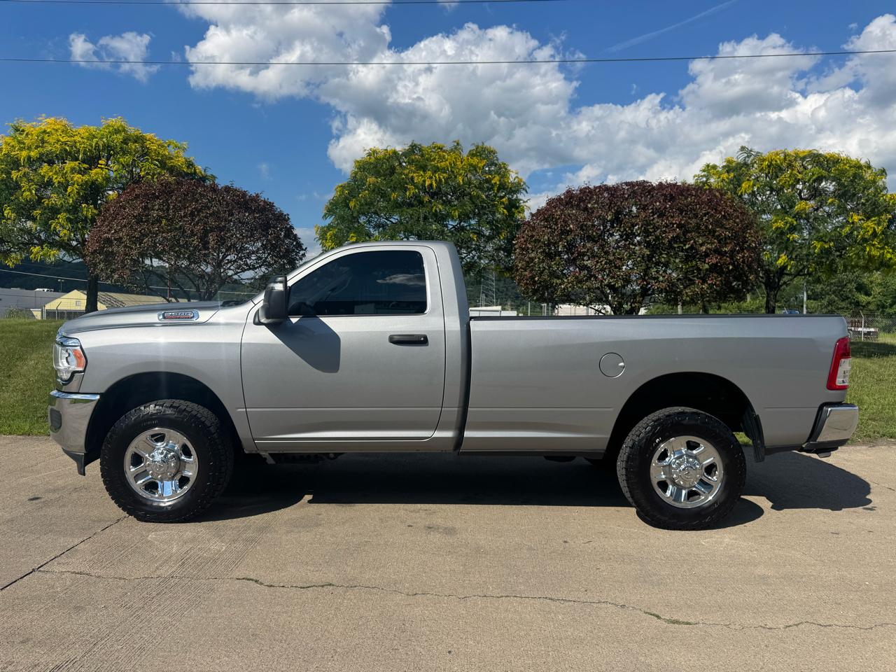 RAM 2500 Tradesman Regular Cab 4WD 2023