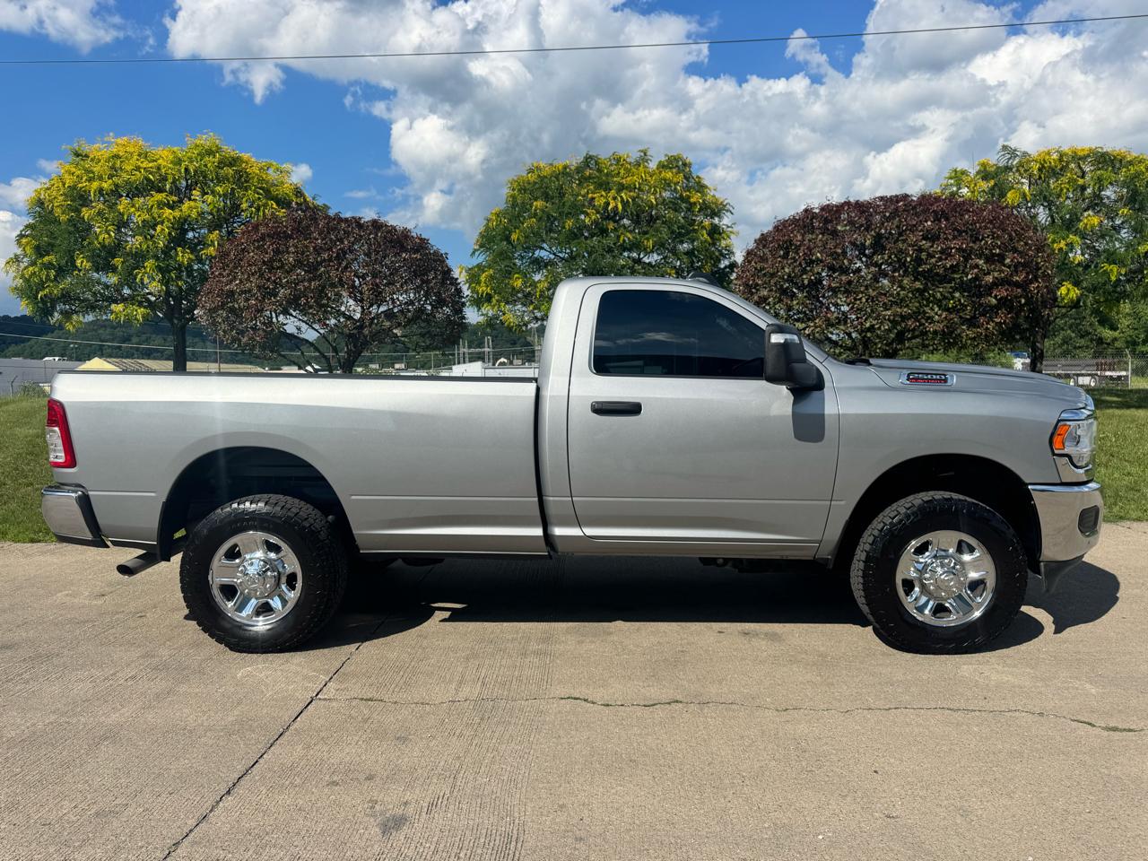 RAM 2500 Tradesman Regular Cab 4WD 2023