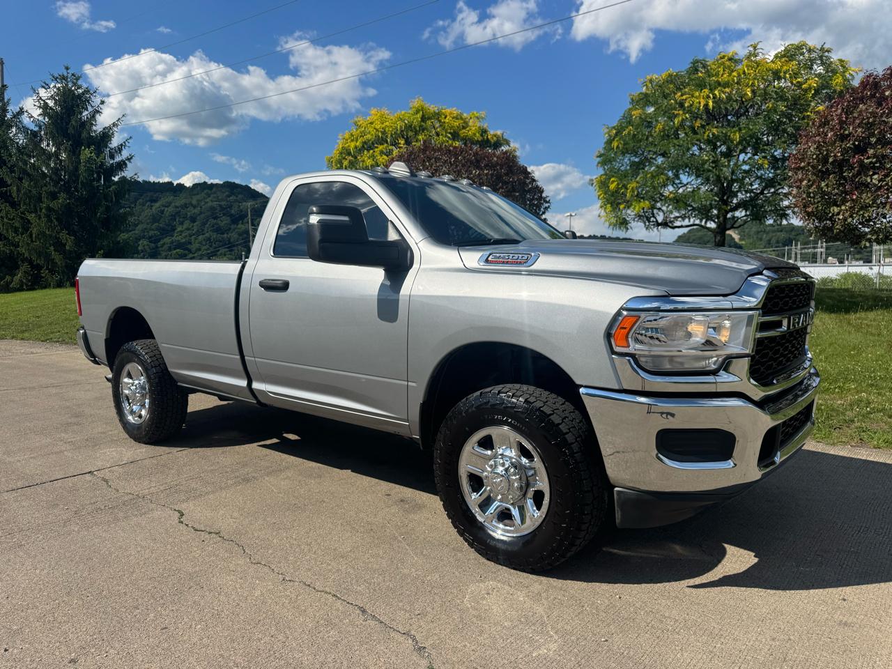RAM 2500 Tradesman Regular Cab 4WD 2023