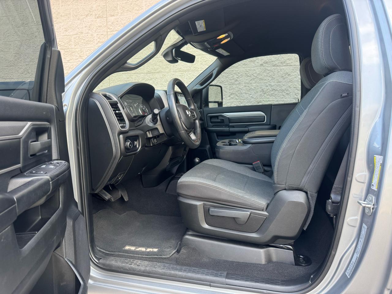 RAM 2500 Tradesman Regular Cab 4WD 2023