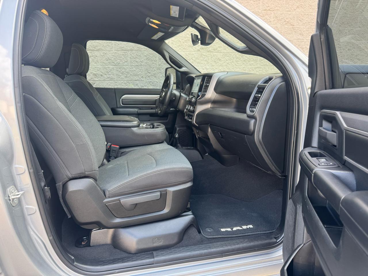 RAM 2500 Tradesman Regular Cab 4WD 2023