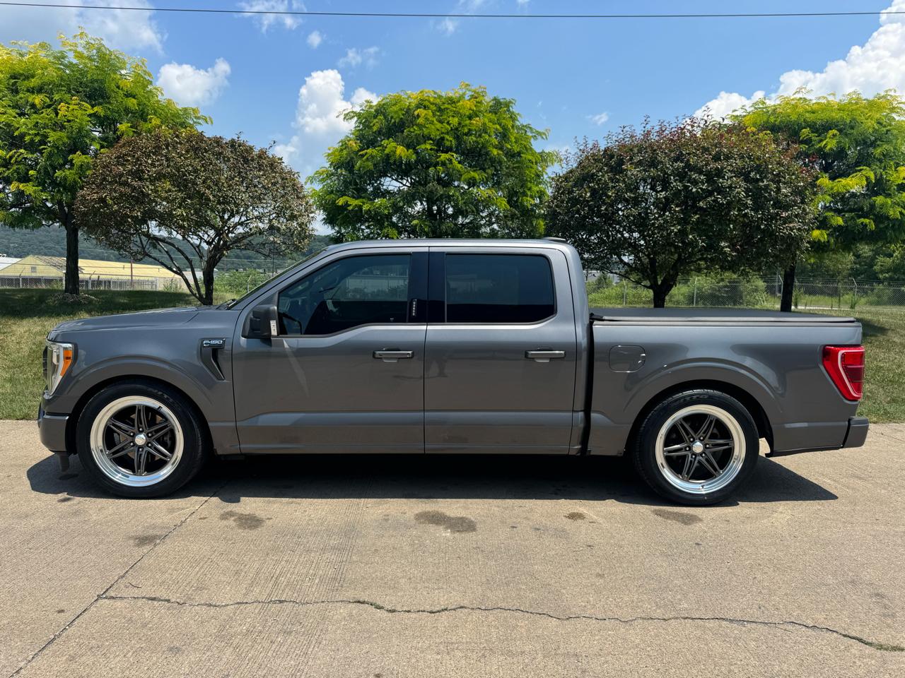 Ford F-150 2WD SuperCrew 150" XLT 2021