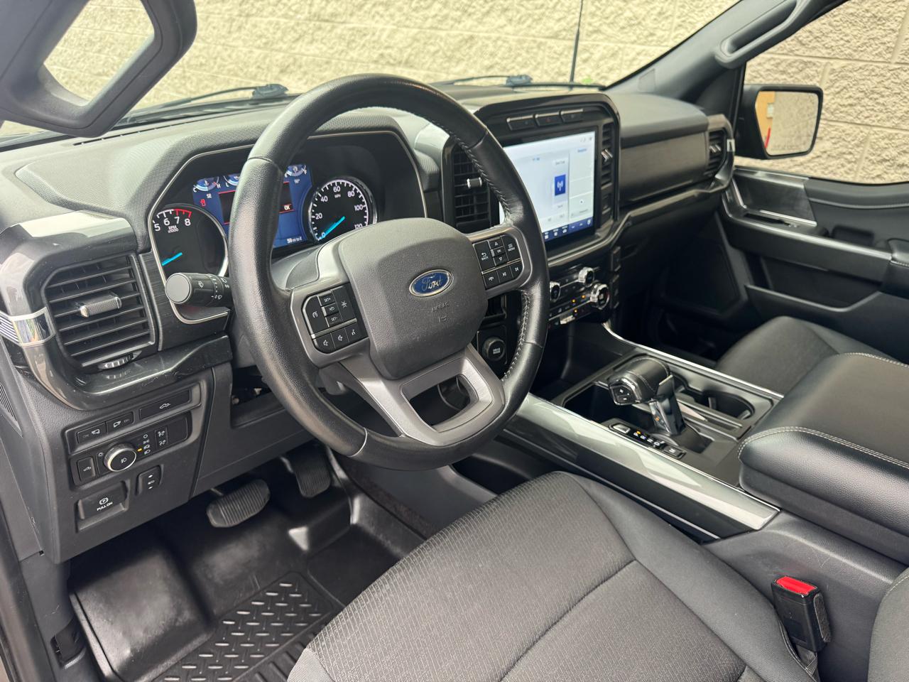 Ford F-150 2WD SuperCrew 150" XLT 2021