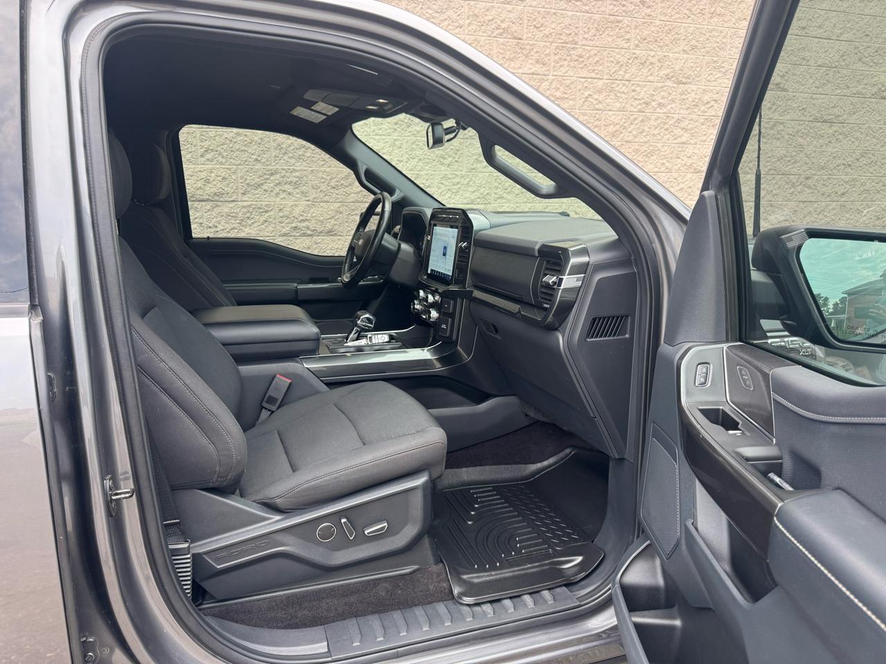 Ford F-150 2WD SuperCrew 150" XLT 2021
