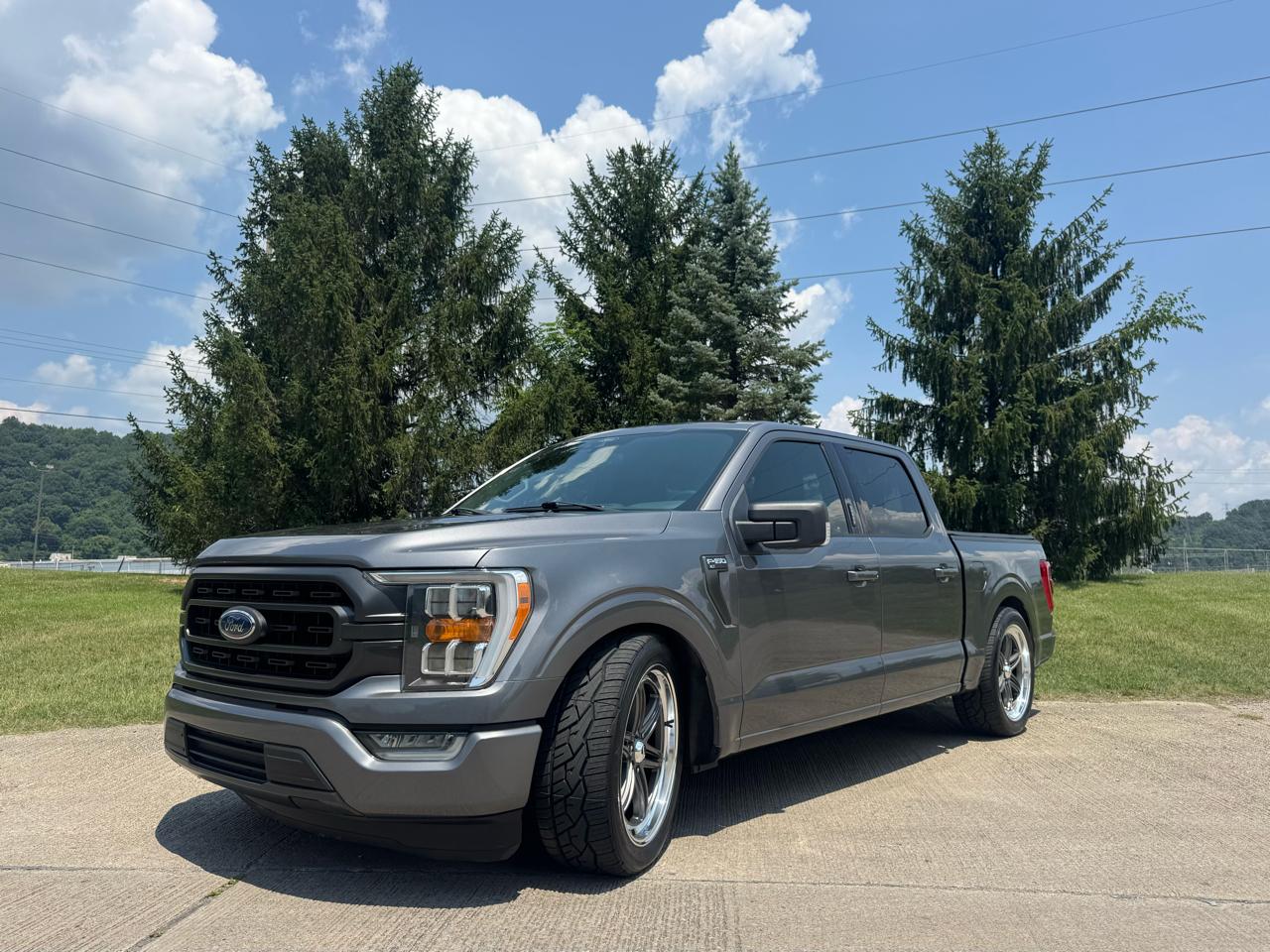Ford F-150 2WD SuperCrew 150" XLT 2021