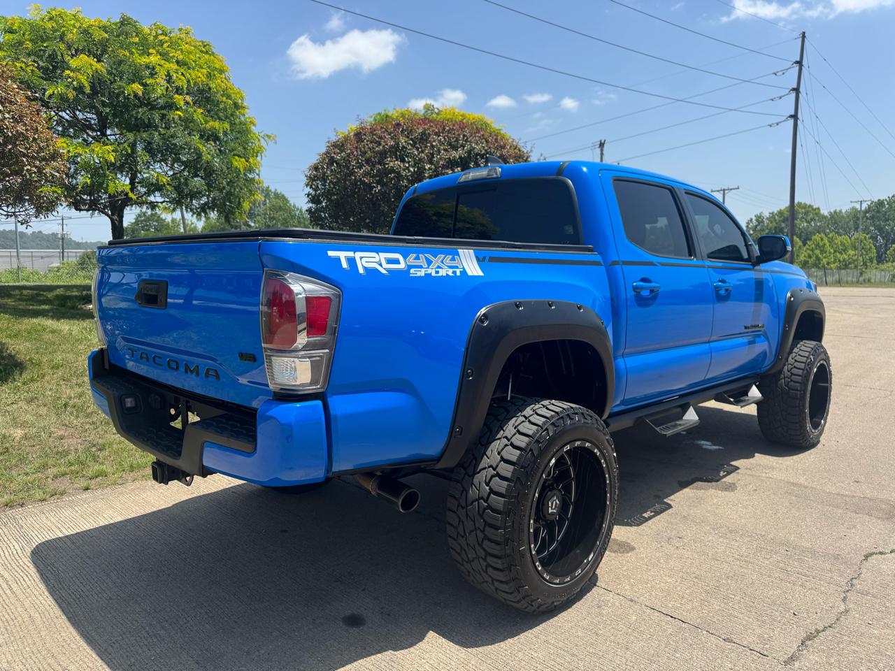 Toyota Tacoma 4WD Double Cab V6 MT TRD Sport (Natl) 2021