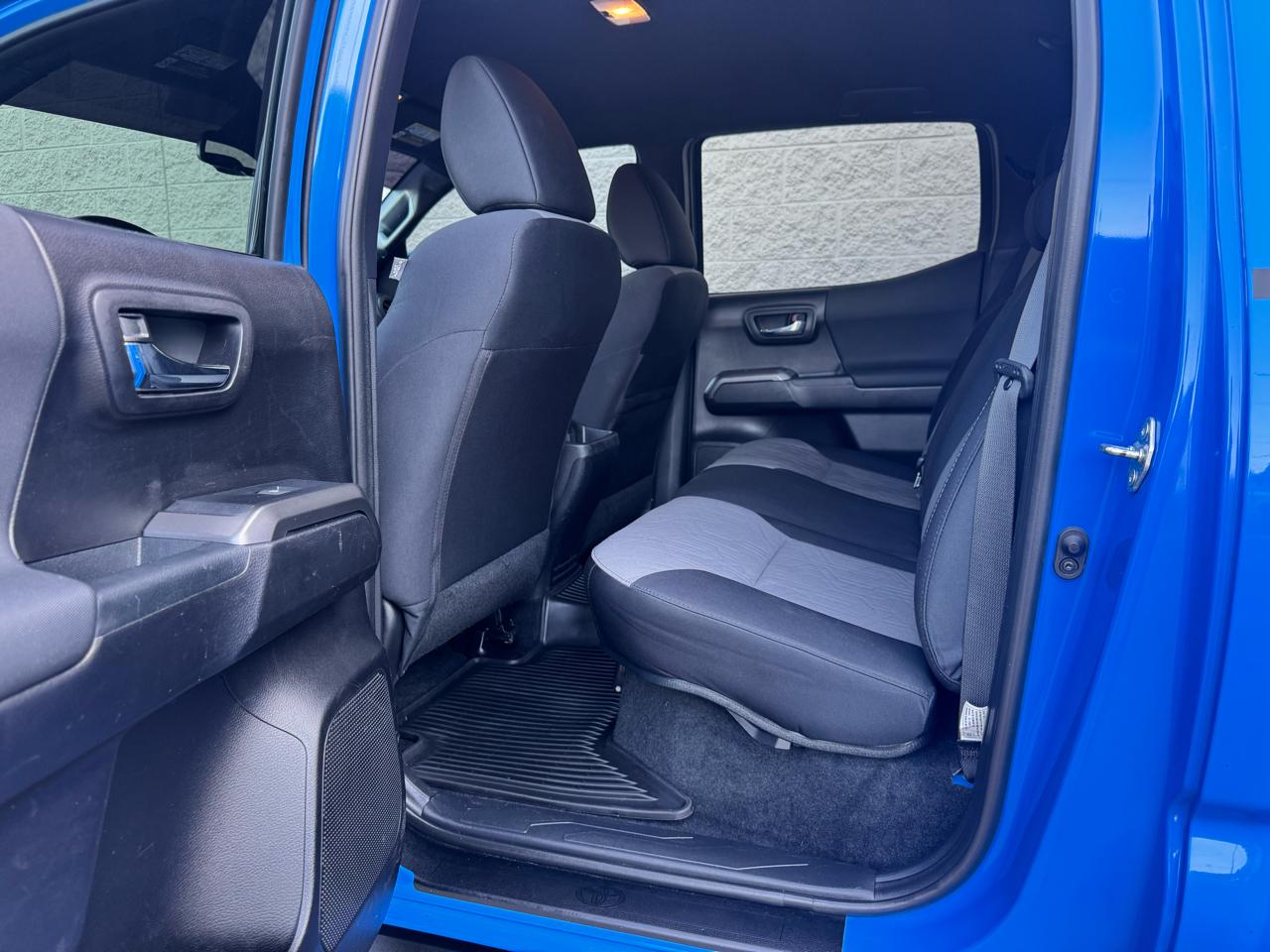 Toyota Tacoma 4WD Double Cab V6 MT TRD Sport (Natl) 2021