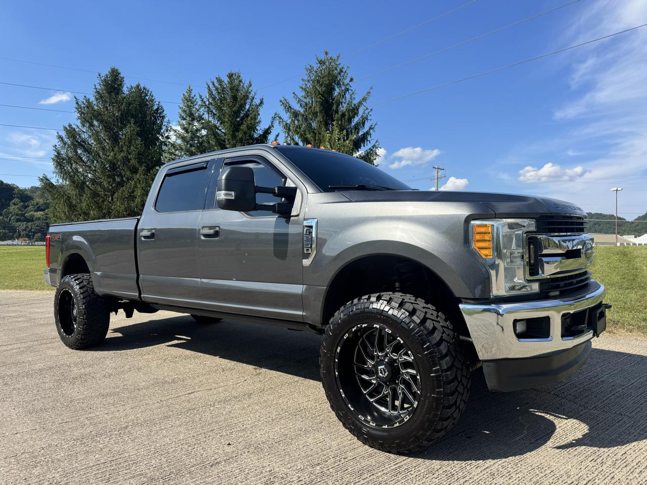 Ford F-250 SD XLT Crew Cab 4WD 2017