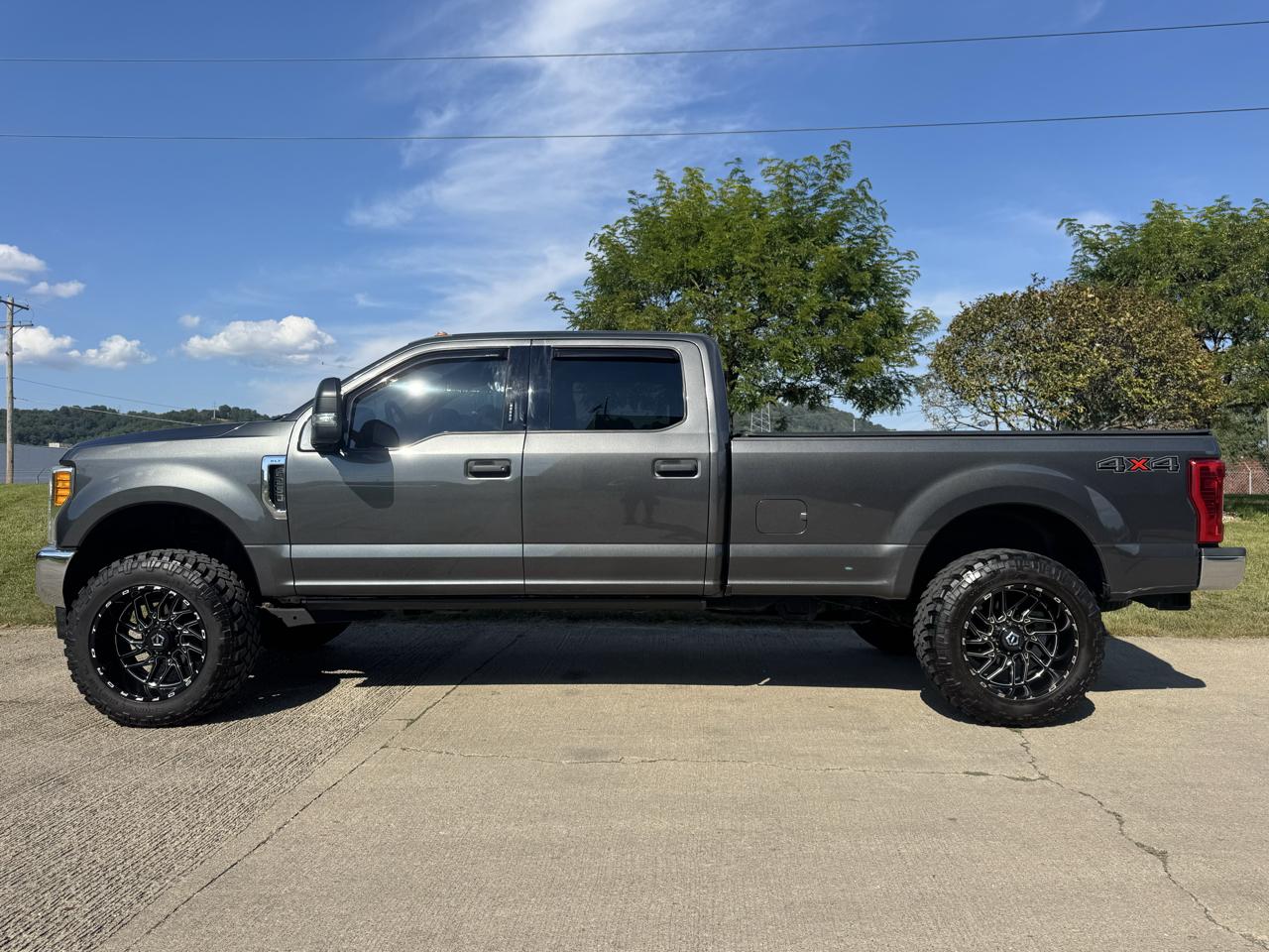 Ford F-250 SD XLT Crew Cab 4WD 2017