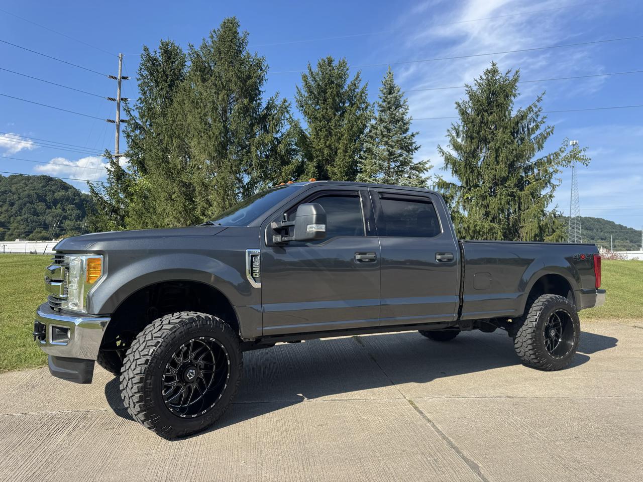 Ford F-250 SD XLT Crew Cab 4WD 2017