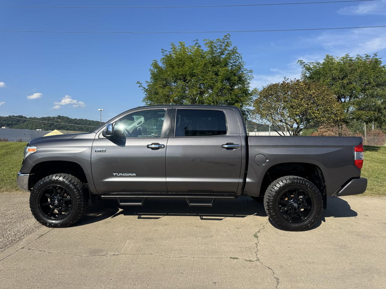 Toyota Tundra Limited 5.7L CrewMax 4WD 2020