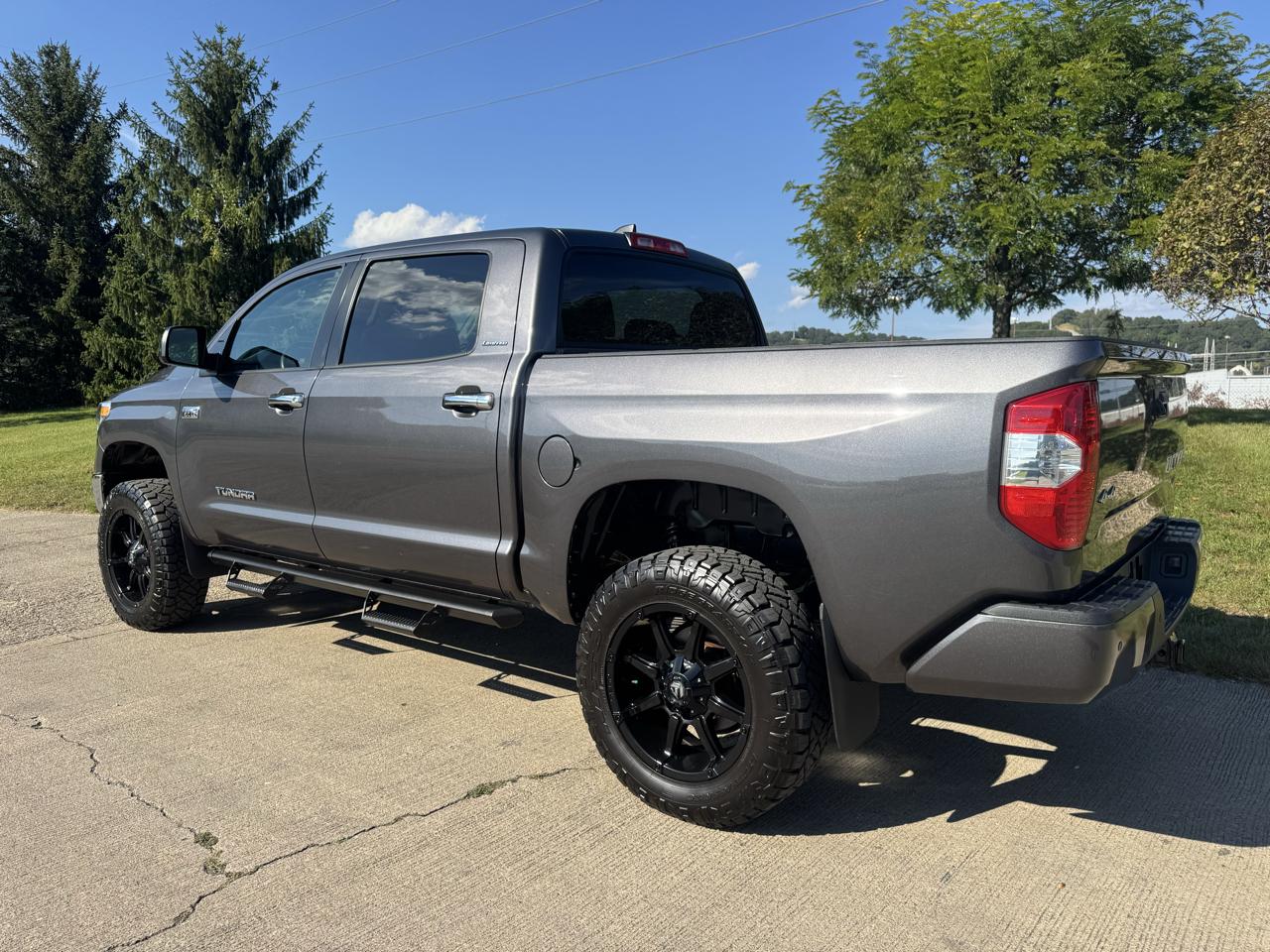 Toyota Tundra Limited 5.7L CrewMax 4WD 2020