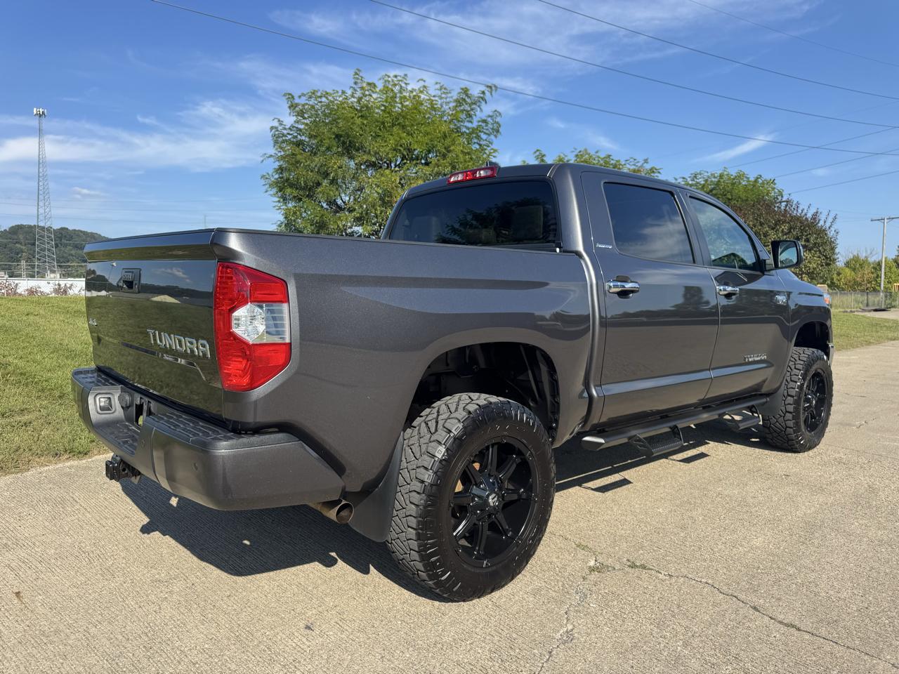 Toyota Tundra Limited 5.7L CrewMax 4WD 2020