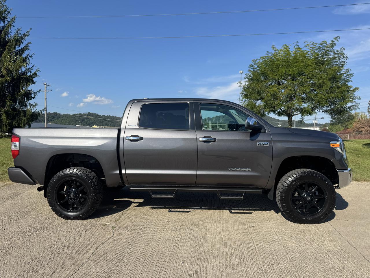 Toyota Tundra Limited 5.7L CrewMax 4WD 2020
