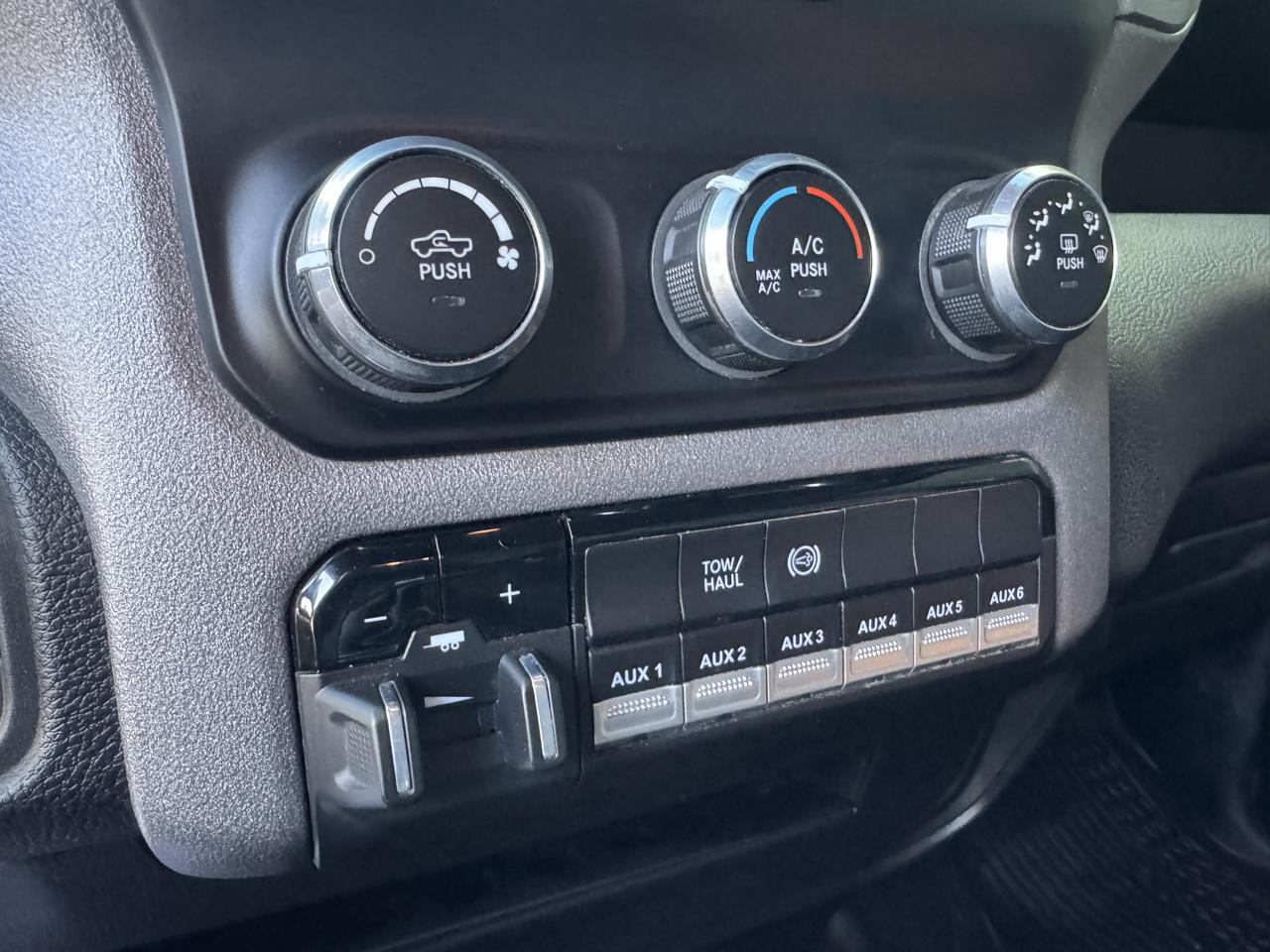 RAM 2500 Tradesman Crew Cab LWB 4WD 2023
