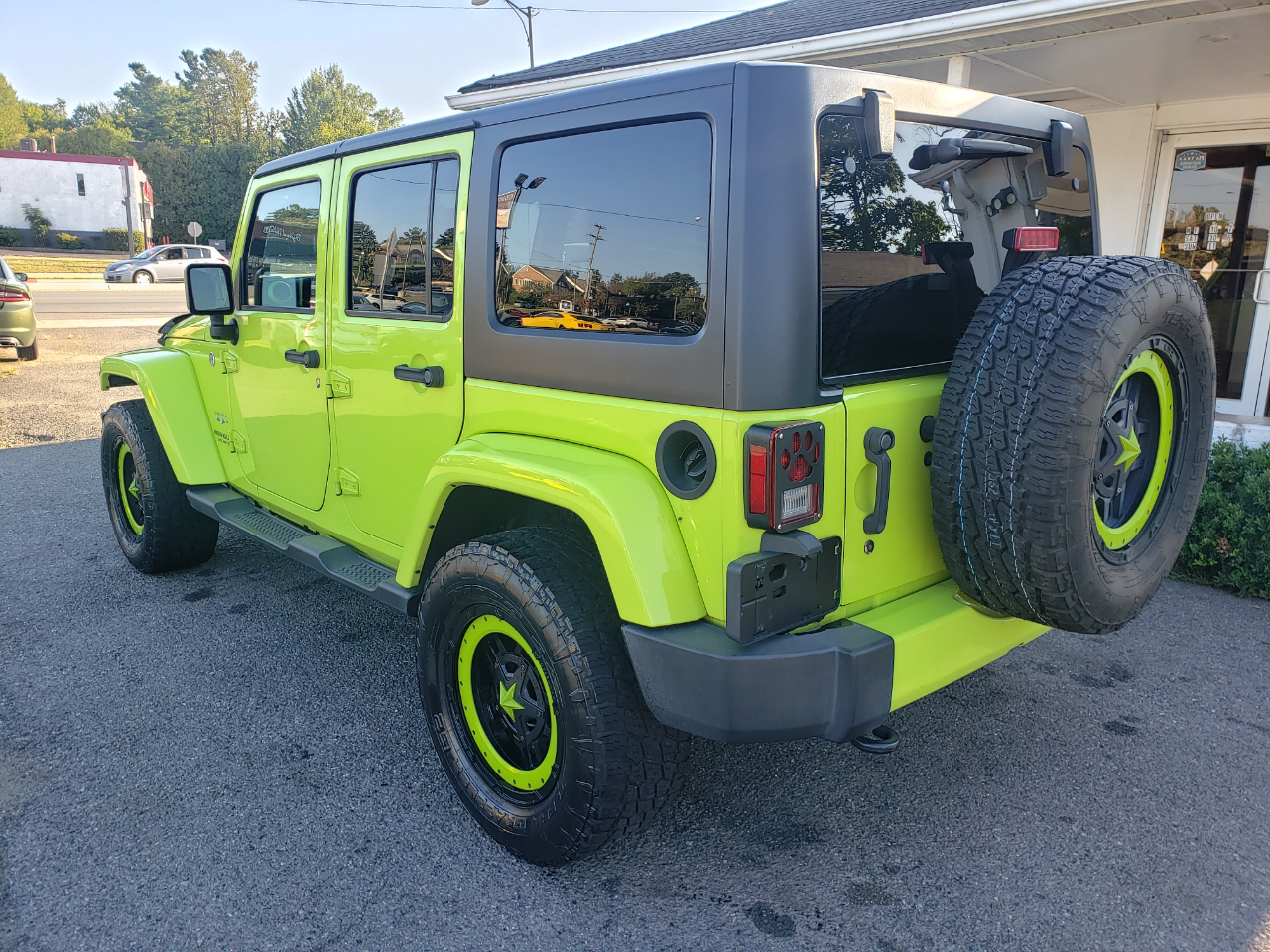 Jeep Wrangler Unlimited Sahara 4WD 2017 Jeep Wrangler Unlimited Sahara 4WD 2017