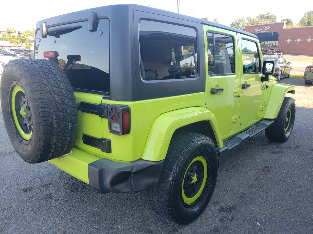 Jeep Wrangler Unlimited Sahara 4WD 2017 Jeep Wrangler Unlimited Sahara 4WD 2017