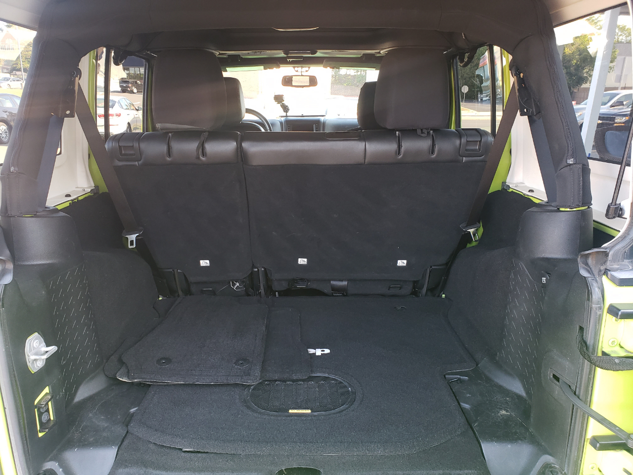 Jeep Wrangler Unlimited Sahara 4WD 2017 Jeep Wrangler Unlimited Sahara 4WD 2017
