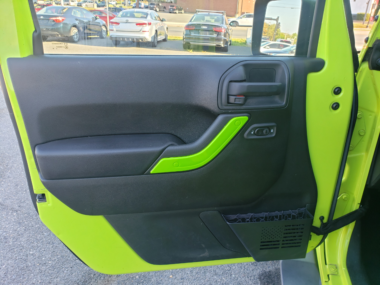 Jeep Wrangler Unlimited Sahara 4WD 2017 Jeep Wrangler Unlimited Sahara 4WD 2017