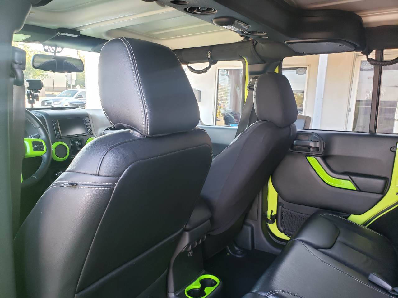 Jeep Wrangler Unlimited Sahara 4WD 2017 Jeep Wrangler Unlimited Sahara 4WD 2017