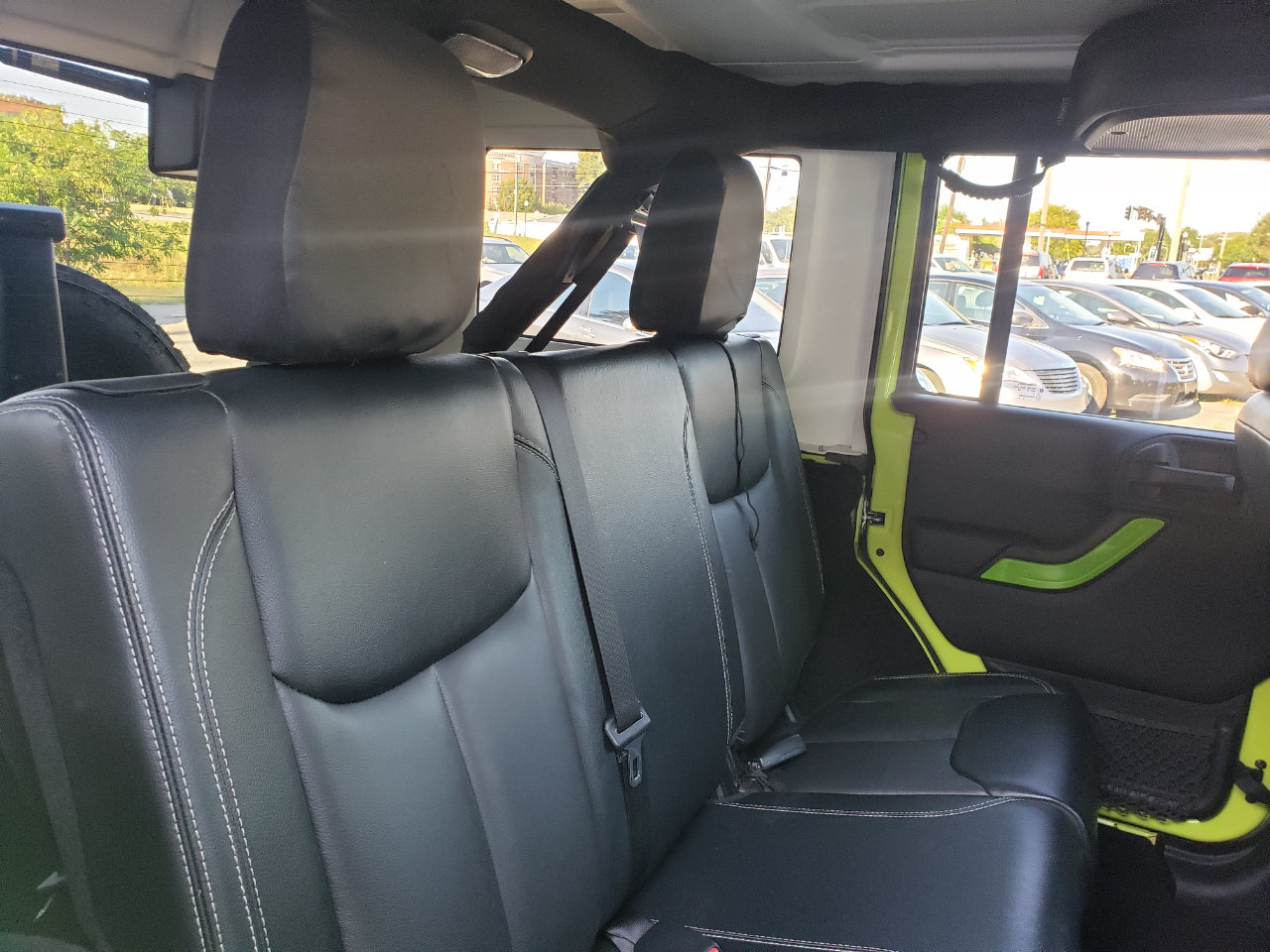 Jeep Wrangler Unlimited Sahara 4WD 2017 Jeep Wrangler Unlimited Sahara 4WD 2017
