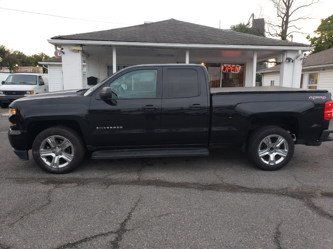 Chevrolet Silverado 1500 Work Truck Double Cab 4WD 2017 Chevrolet Silverado 1500 Work Truck Double Cab 4WD 2017