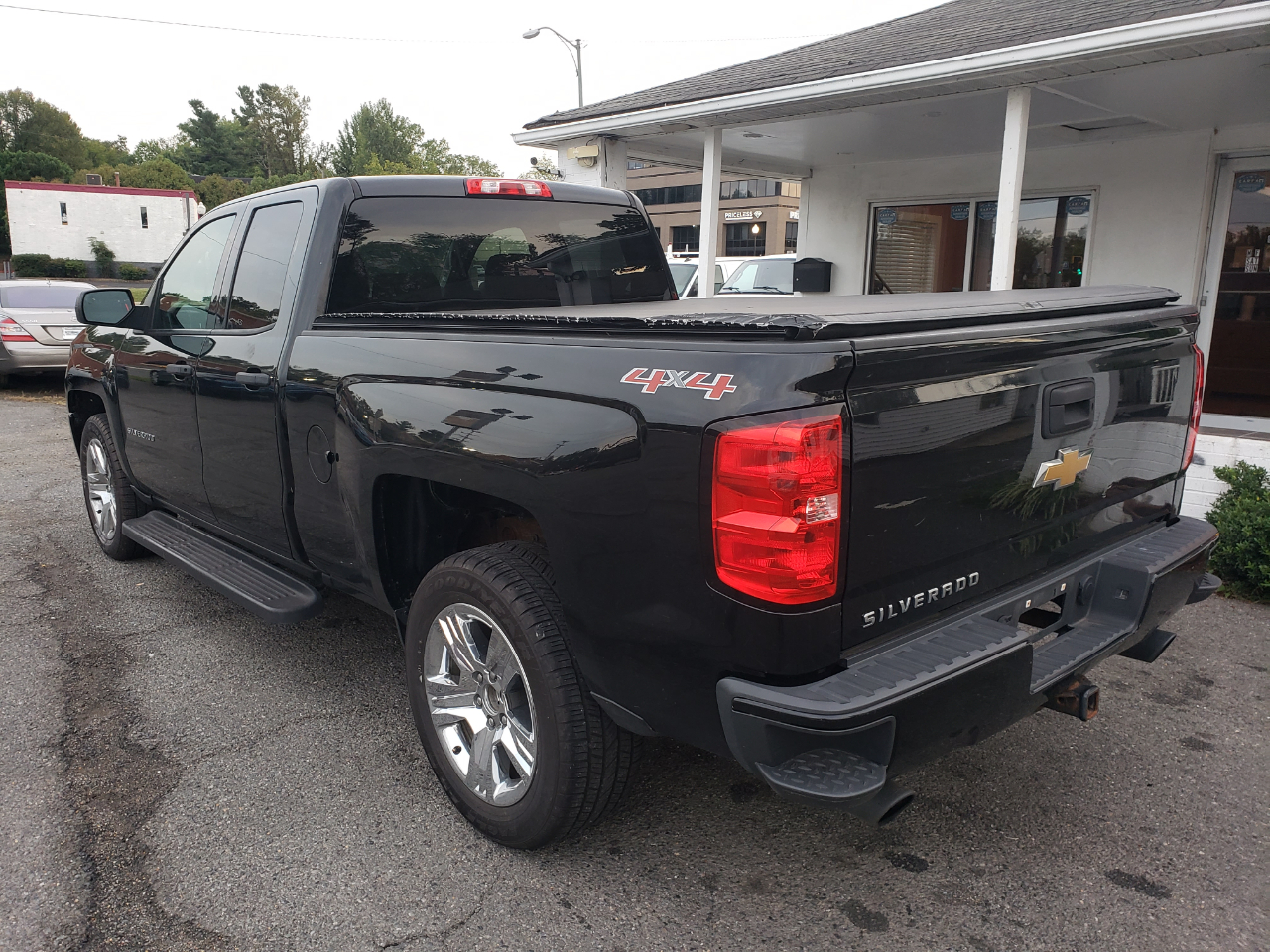 Chevrolet Silverado 1500 Work Truck Double Cab 4WD 2017 Chevrolet Silverado 1500 Work Truck Double Cab 4WD 2017