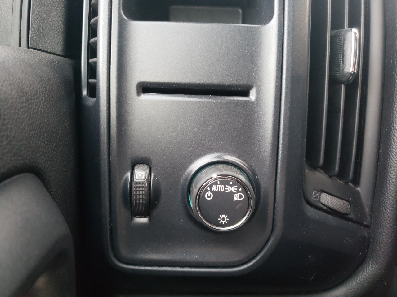 Chevrolet Silverado 1500 Work Truck Double Cab 4WD 2017 Chevrolet Silverado 1500 Work Truck Double Cab 4WD 2017