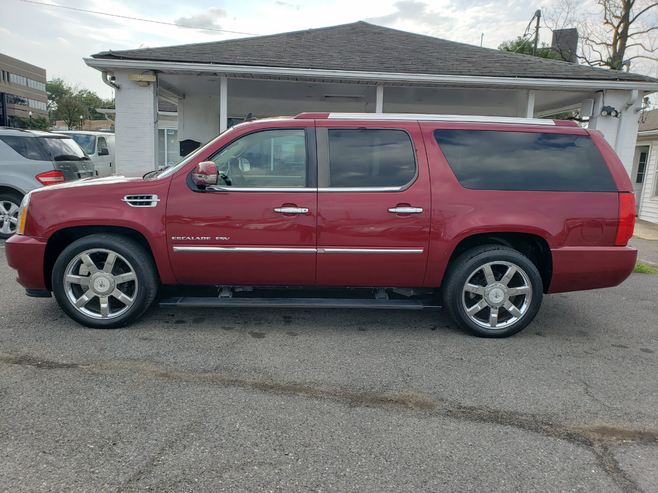Cadillac Escalade ESV AWD Premium 2011 Cadillac Escalade ESV AWD Premium 2011