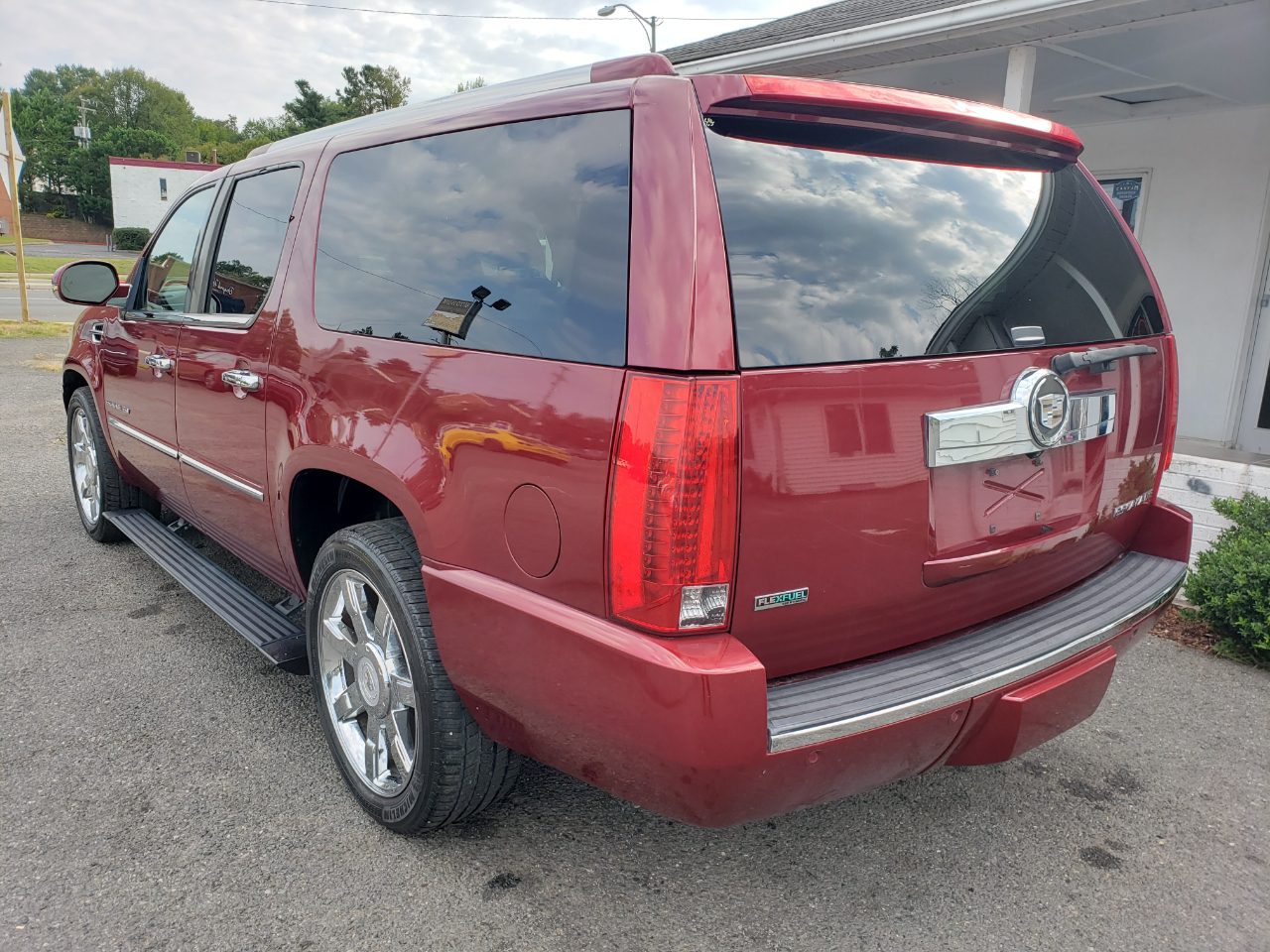 Cadillac Escalade ESV AWD Premium 2011 Cadillac Escalade ESV AWD Premium 2011