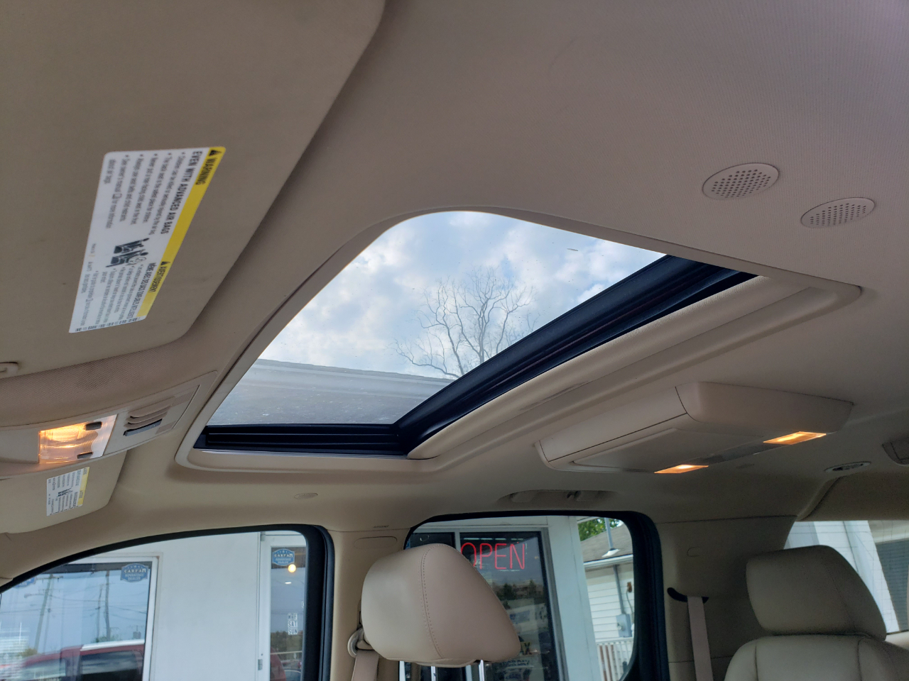 Cadillac Escalade ESV AWD Premium 2011 Cadillac Escalade ESV AWD Premium 2011