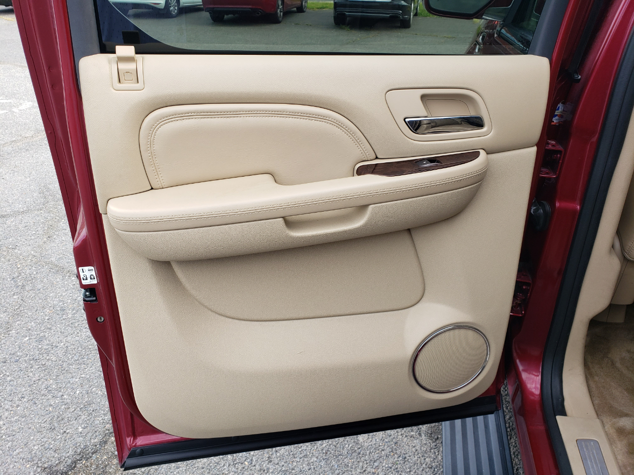 Cadillac Escalade ESV AWD Premium 2011 Cadillac Escalade ESV AWD Premium 2011