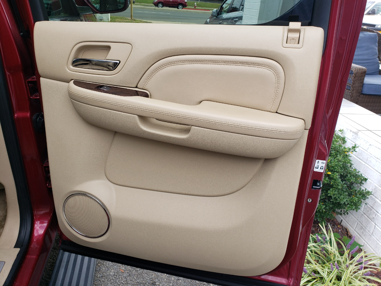 Cadillac Escalade ESV AWD Premium 2011 Cadillac Escalade ESV AWD Premium 2011